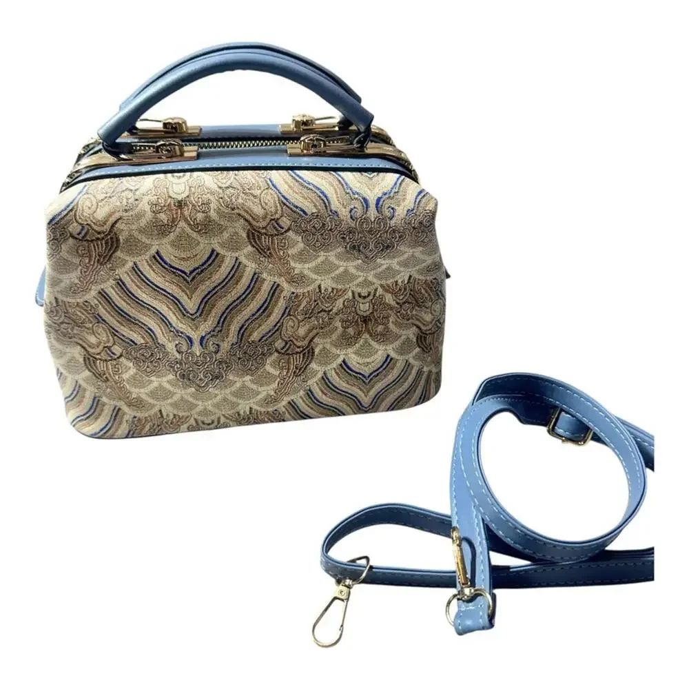 NWOT Blue & Cream Square Tote‎ w/ Strap